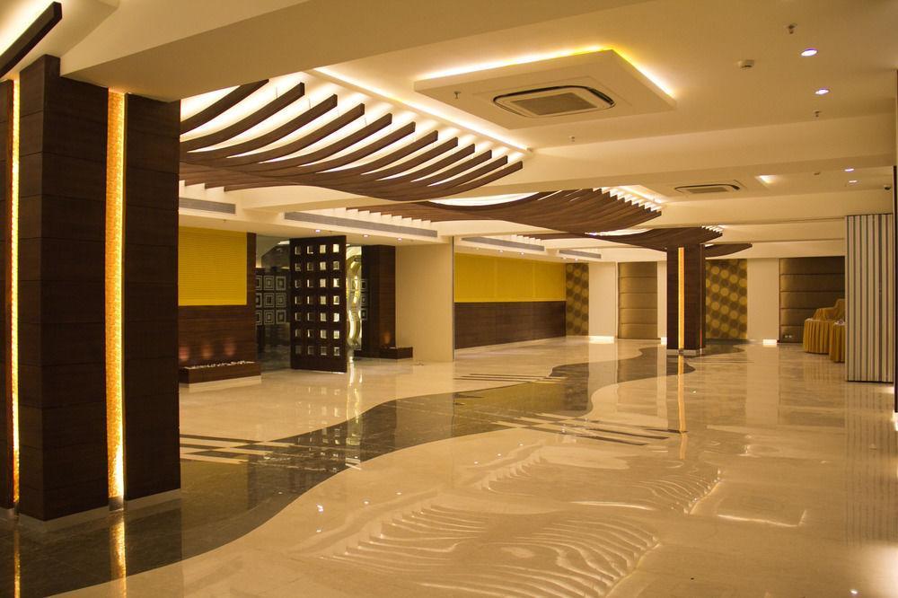 Hotel Icon Csandígarh Kültér fotó