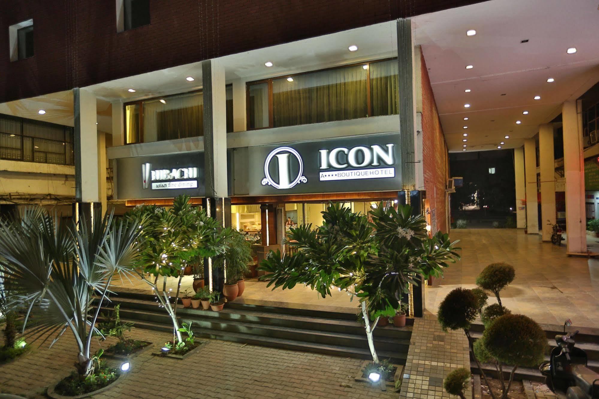Hotel Icon Csandígarh Kültér fotó